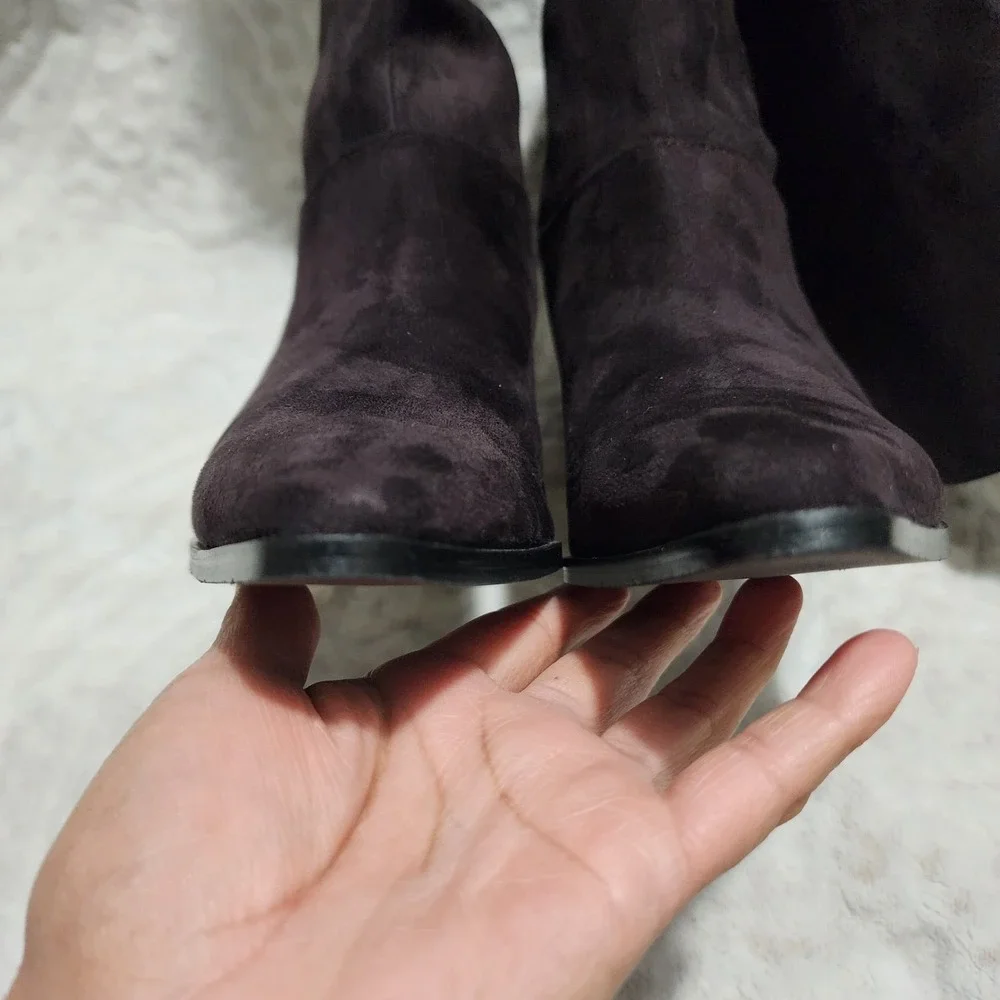 DKNY Salem Boots Dark Brown Chocolate Pointed Toe Knee High Heeled Sz 5.5M